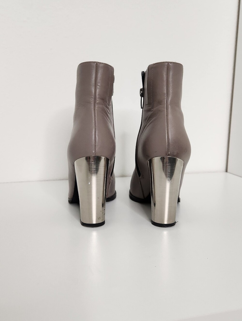 Carvela Kurt Geiger Women's Grey Leather Ankle Boots with Metallic Block Heel - Picture 4 of 6